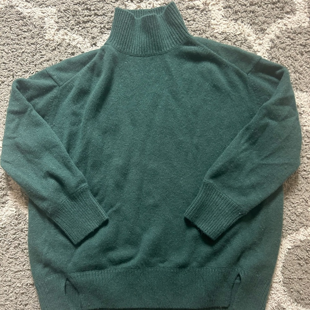 VINCE SIDE SLIT 100% CASHMERE TURTLENECK SWEATER  in DARK PINE COLOR  sz Xl - Picture 2 of 7